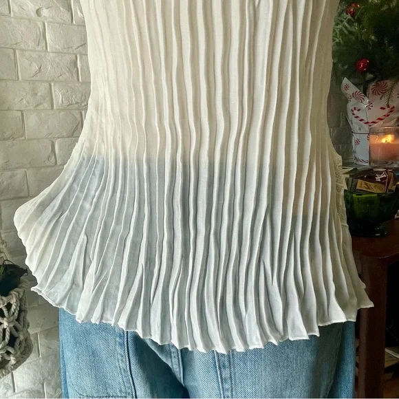 SOLD Vintage Y2K Early 2000s Whimsigoth White Chiffon + Lace Ruffle Hem Top - Picture 12 of 15